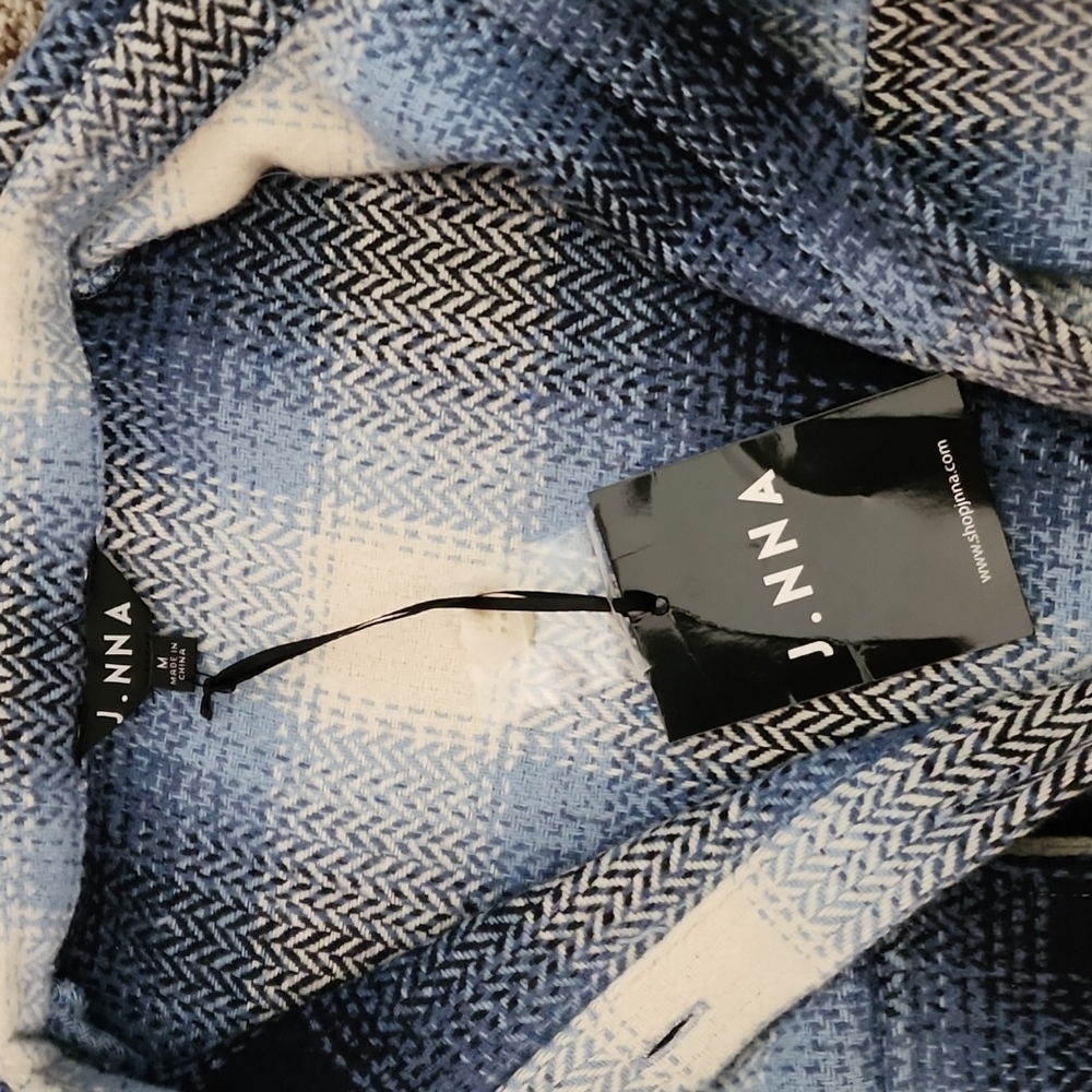 Shacket - Picture 2 of 2